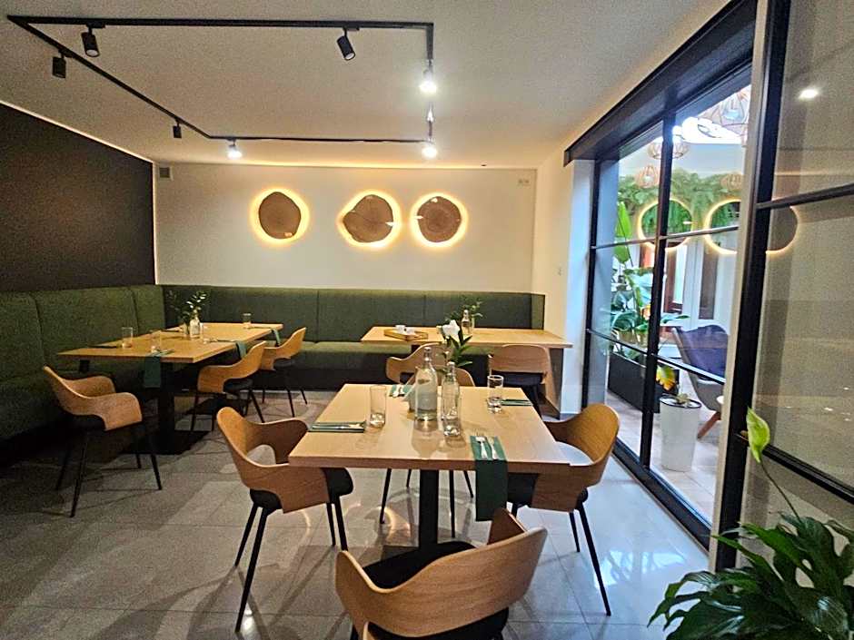 Restauracja i Noclegi Pod Kasztanami