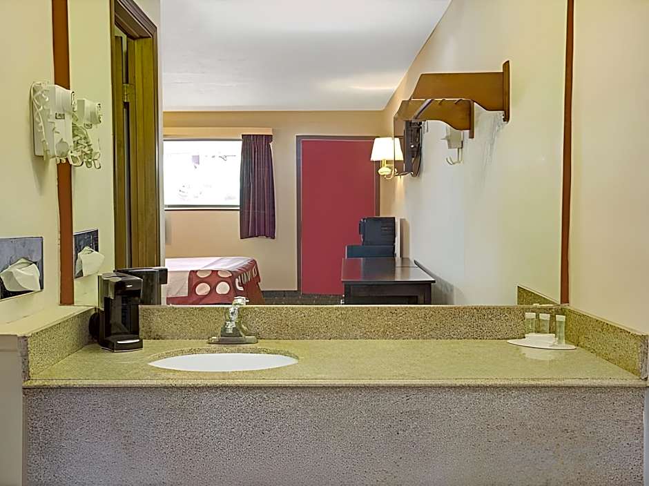 Super 8 by Wyndham Cincinnati OH