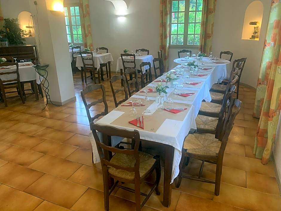 HUMAN HOTEL RESIDENCE ex esparrus