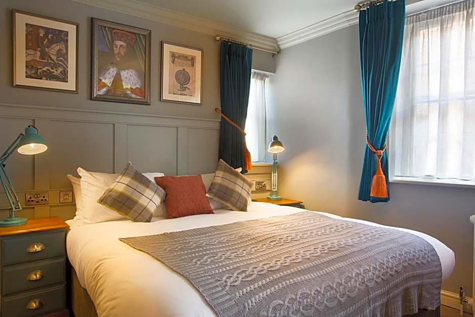 The Ostrich Inn Colnbrook London Heathrow