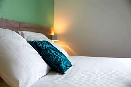 Apartment 1 Queen Bed Nonsmoking Upgrade