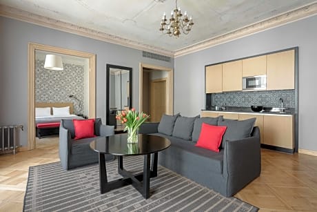 Senior Suite