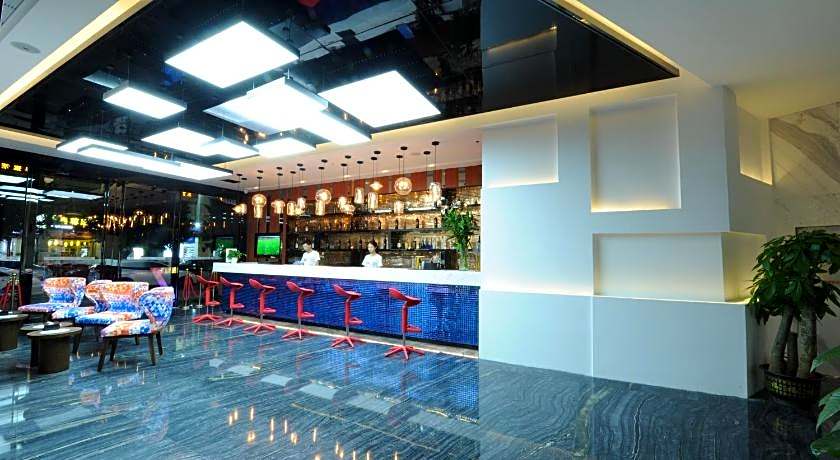 ZMAX Hotel Guangzhou Railway Station Sanyuanli  Metro Station