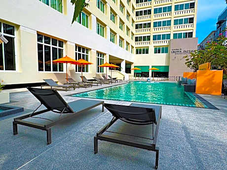 Crown Pattaya Beach Hotel