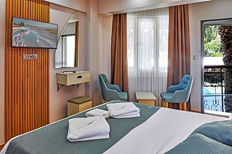 Double Room with Pool View