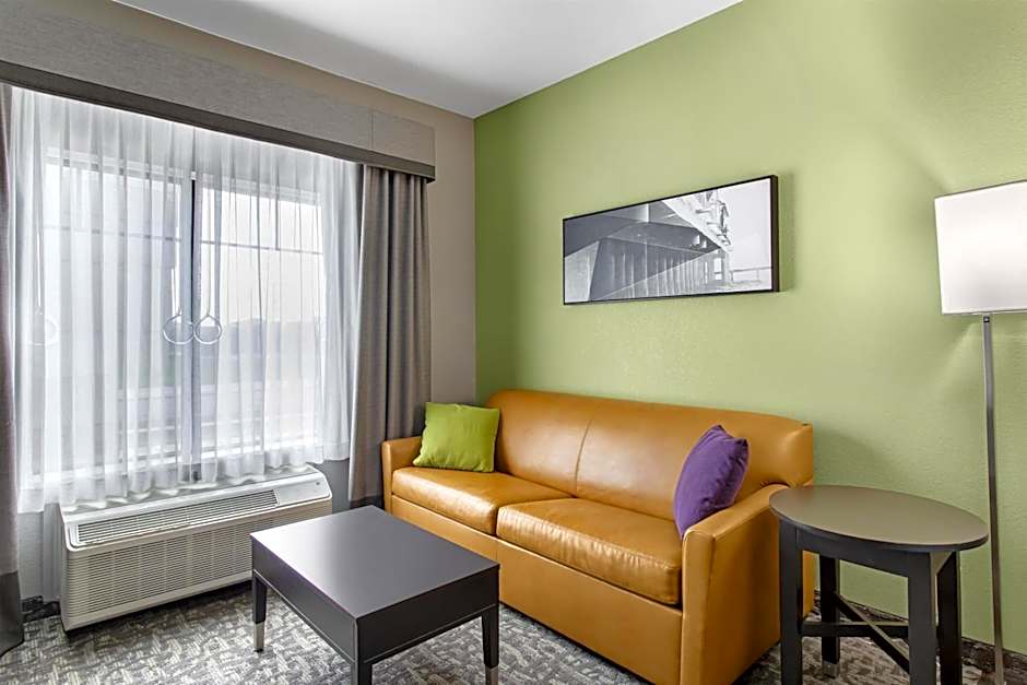 Best Western Plus Bay City Inn & Suites