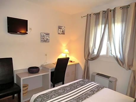 Family 1 - 4 Persons Room - Last minute