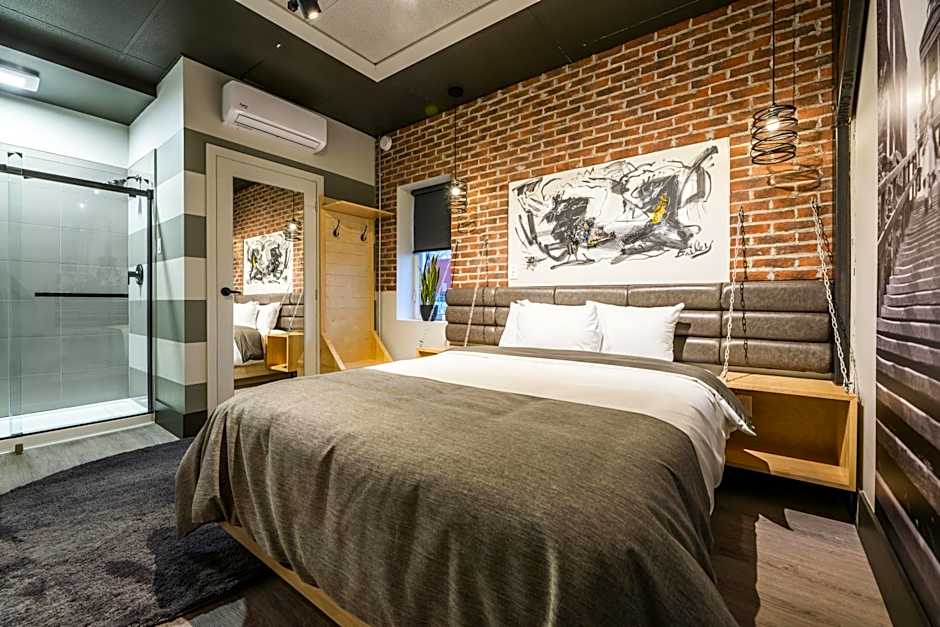 La Suite Hotel