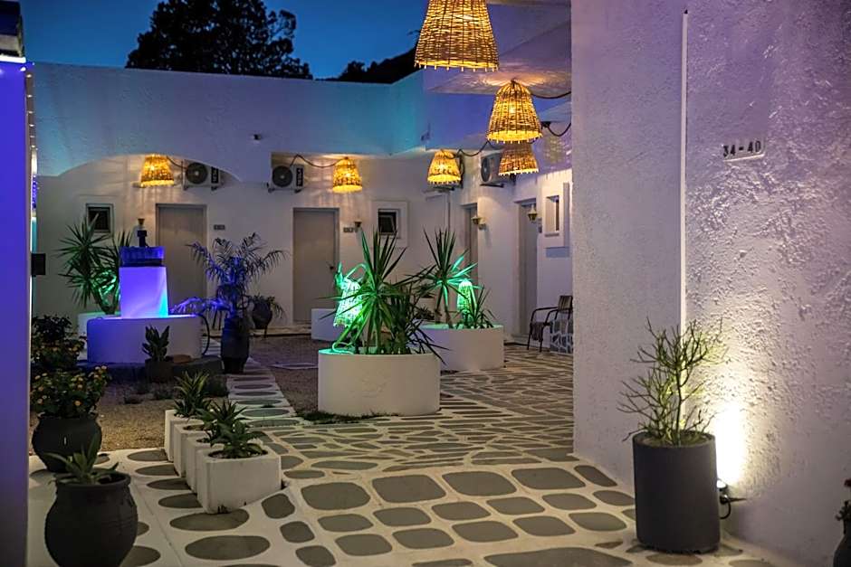 CASA MIKELE by Sarikas - SEA SIDE SUITES and STUDIOS -adults only