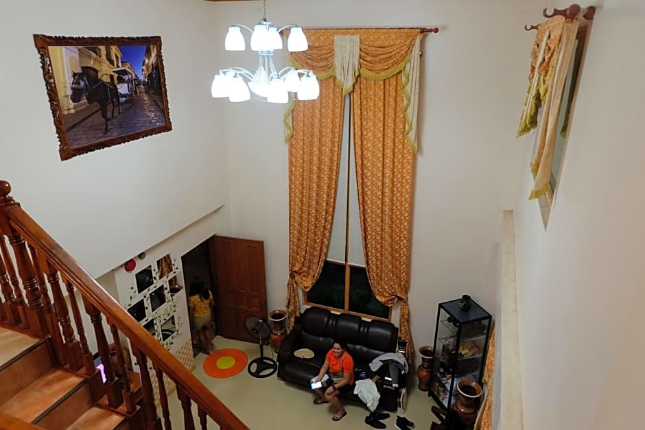 The Orange House - Vigan Villa