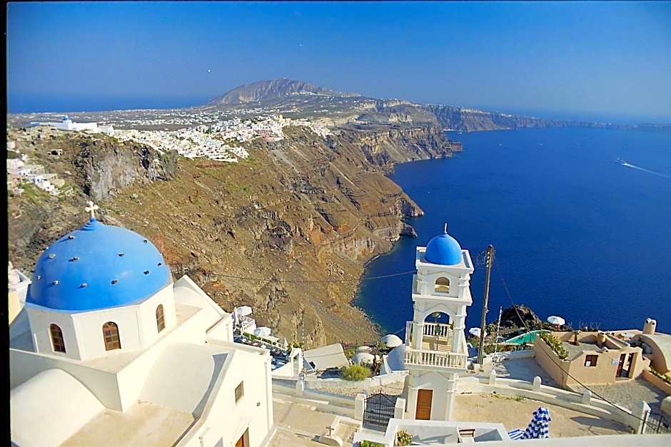 Kamari Blue Boutique Hotel