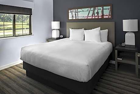 Queen Room with Accessible Tub - Disability Access