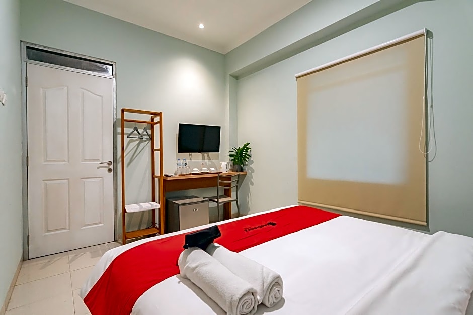 RedDoorz Plus @ Bagusrangin Street