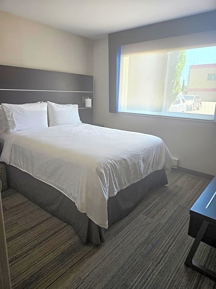 Holiday Inn Express Hotels & Suites Burlington by IHG
