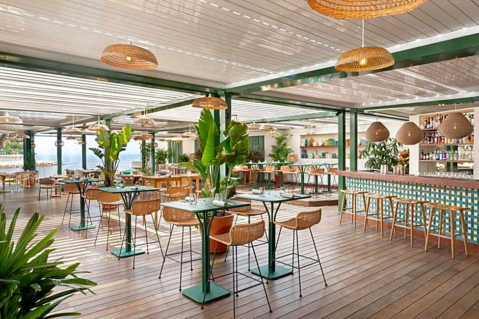 Le Meridien Beach Plaza