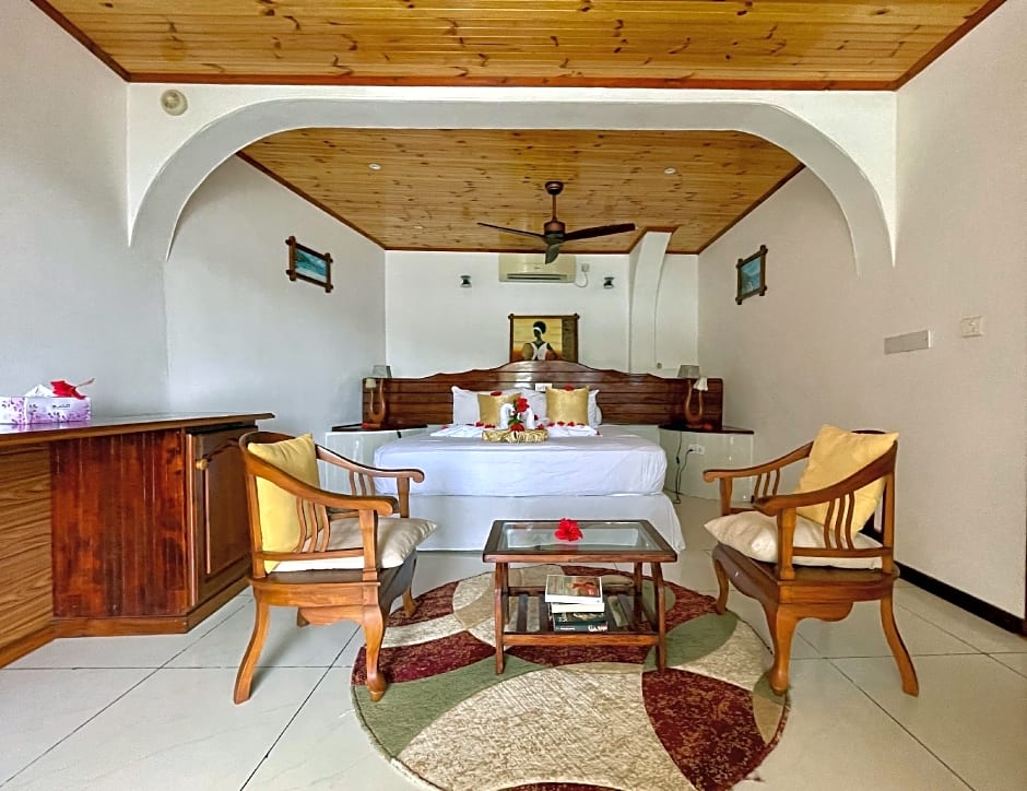 Photo 1 of 3 of Junior Suite, Ocean View