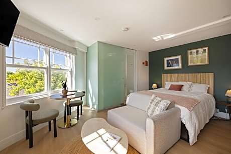 Corner Harbour View Suite