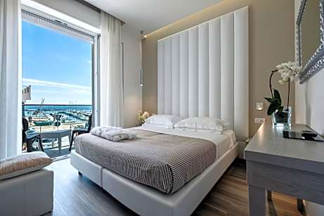 Deluxe Double Room with Sea View