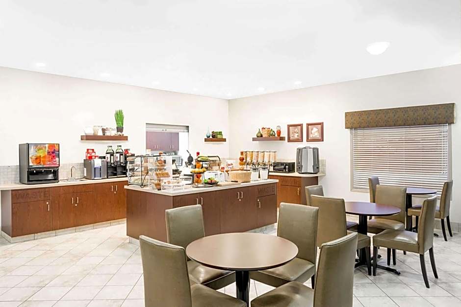 Ramada by Wyndham Olds