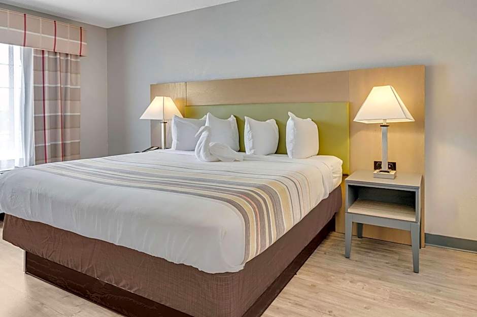 Country Inn & Suites by Radisson, Grand Rapids Airport, MI