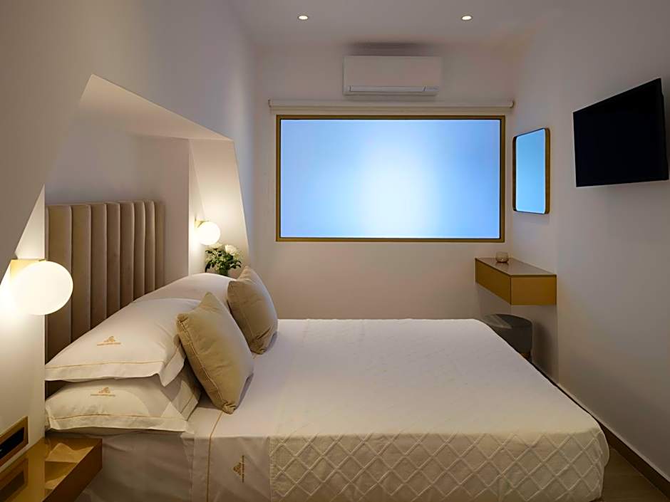 Golden Luxury Suites