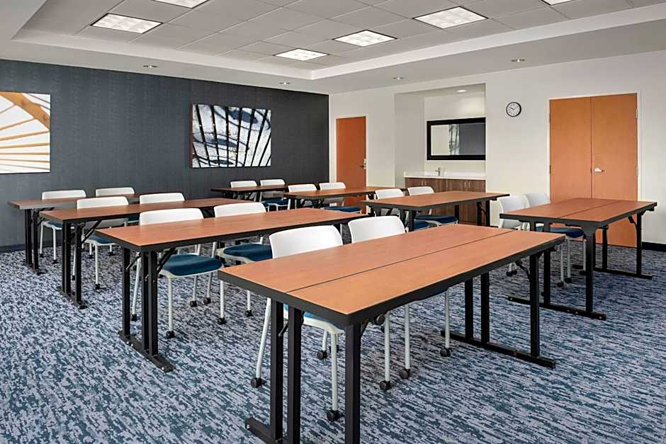 Fairfield Inn & Suites by Marriott Roanoke Hollins/I-81