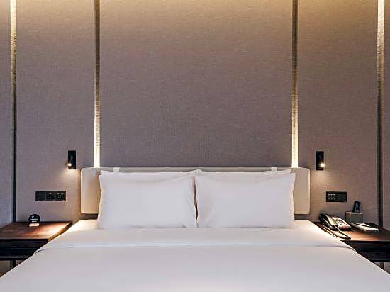 Atour Hotel (Jiangyin Binjiang Middle Road Sports Center)                                  