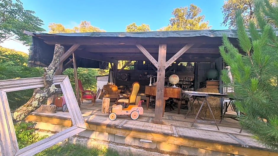 La roulotte au coeur du maquis