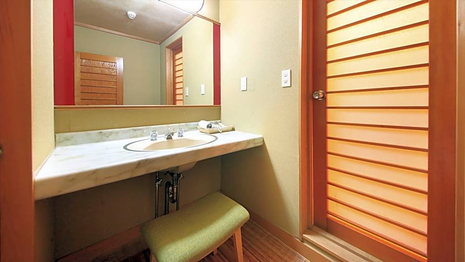 MICASA (Minakami Hot Spring Ryokan)