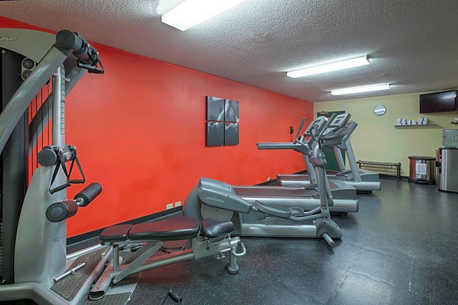 Country Inn & Suites by Radisson, Waterloo, IA