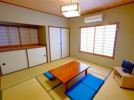 Japanese-Style Quadruple Room