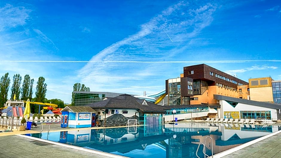 Hotel AquaCity Riverside