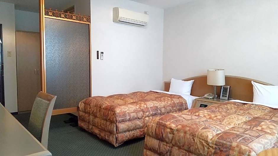Leo Plaza Hotel