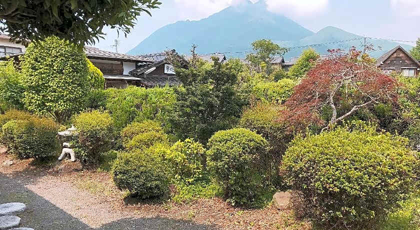 Yufuin Onsen Hasuwa Inn