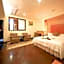 Ming Lu Holiday Hotel