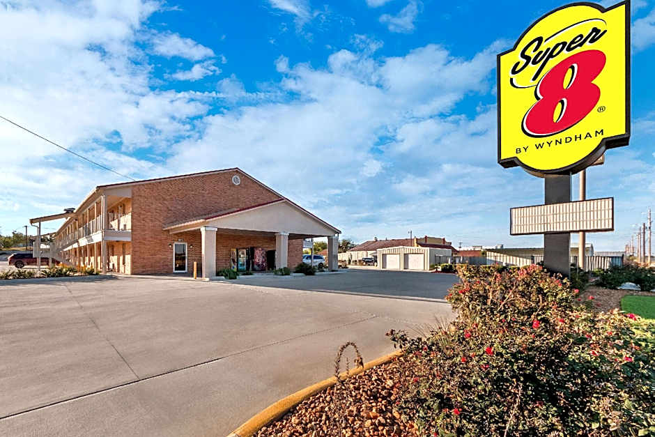 Super 8 by Wyndham Pleasanton
