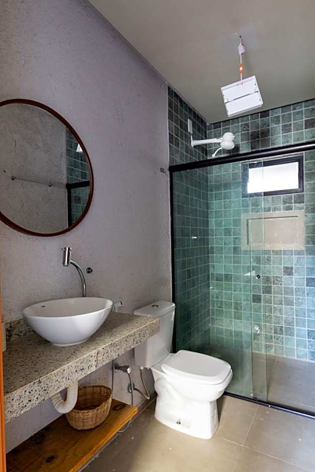 Casa com Piscina Privativa Lambari 102 by Qavi