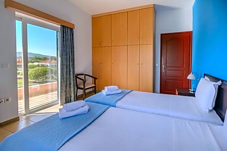 Deluxe Family Suite