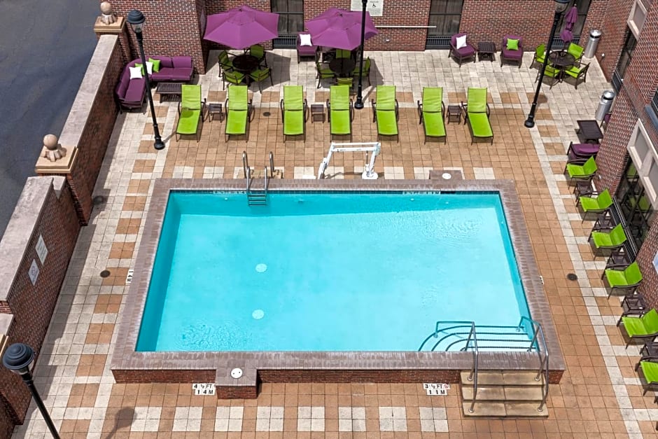 Holiday Inn Savannah Historic District, an IHG Hotel