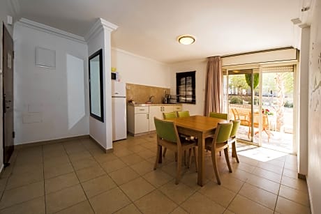 family room garden view