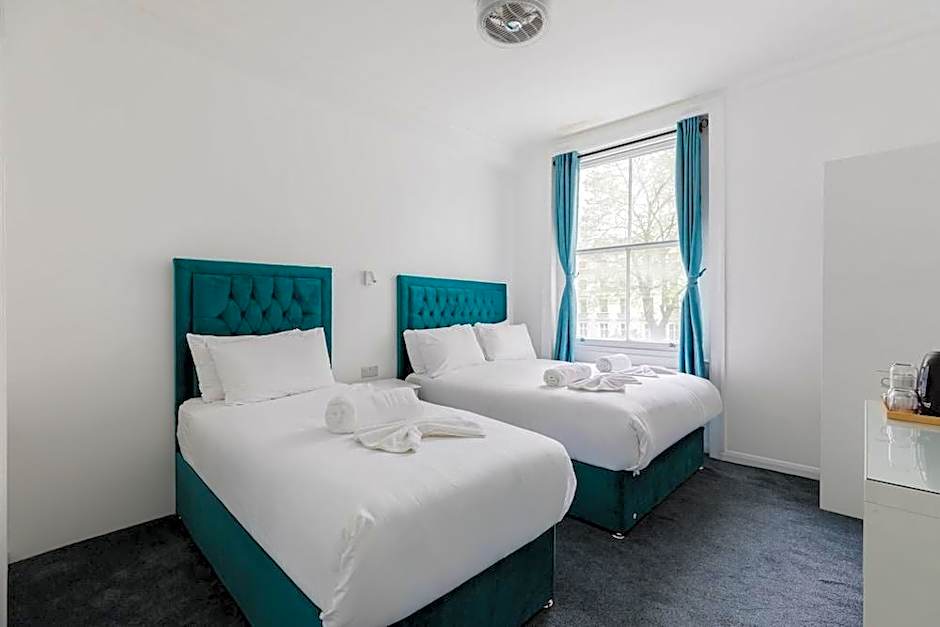 Palace Court Hotel