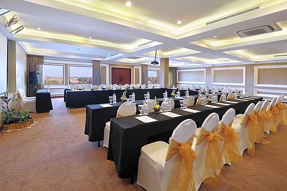 Harper Kuta Hotel by ASTON