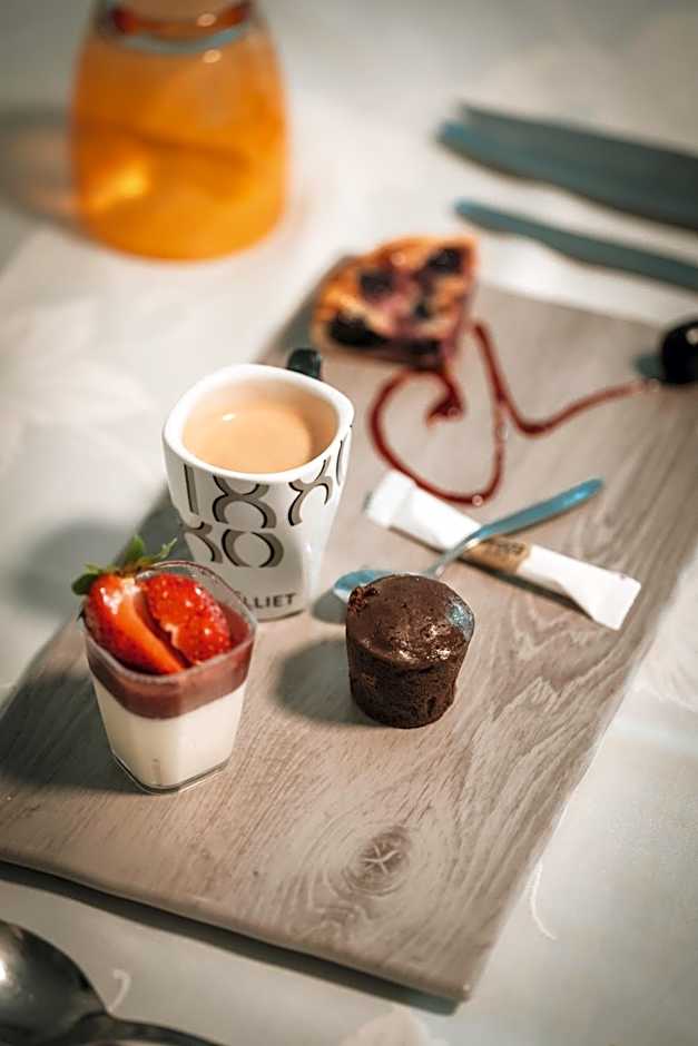 Logis Hôtel Vuillot