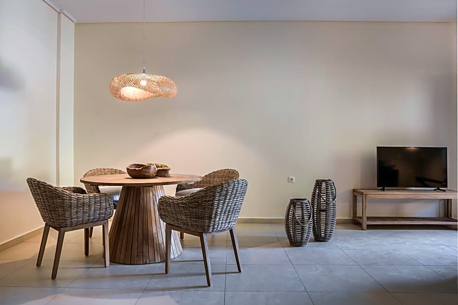 Meliti Waterfront Suites