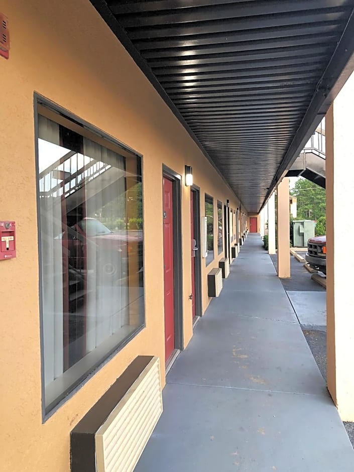 Super 8 by Wyndham Richburg/Chester Area