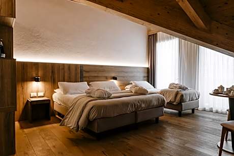 Premium Quadruple Room