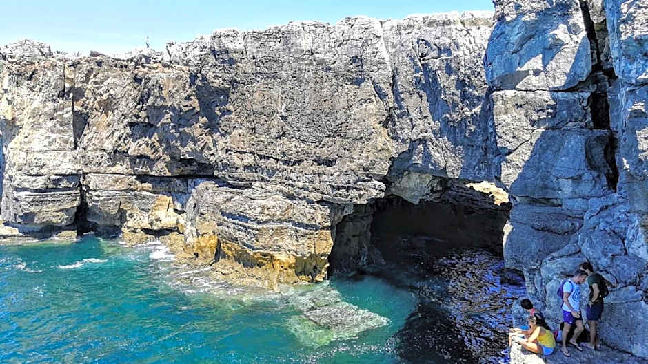 Help Yourself Hostels - Carcavelos Coast