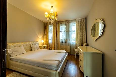 Apartment with Garden View