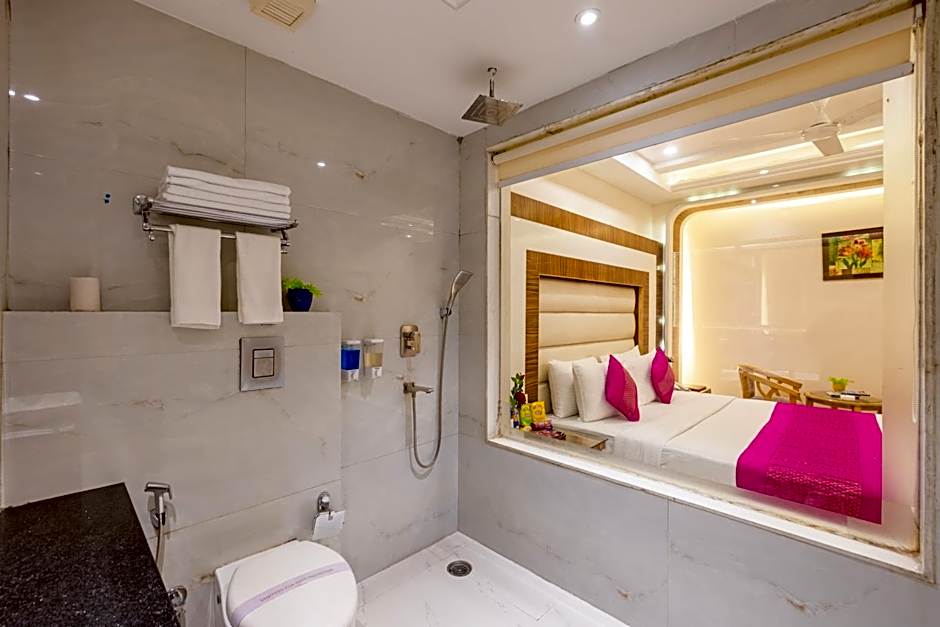 Aman Continental With Restaurant - 5Mins from Connaught Place ,Railway Station & Metro
