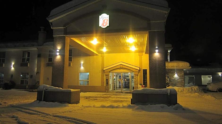 Super 8 by Wyndham Revelstoke BC